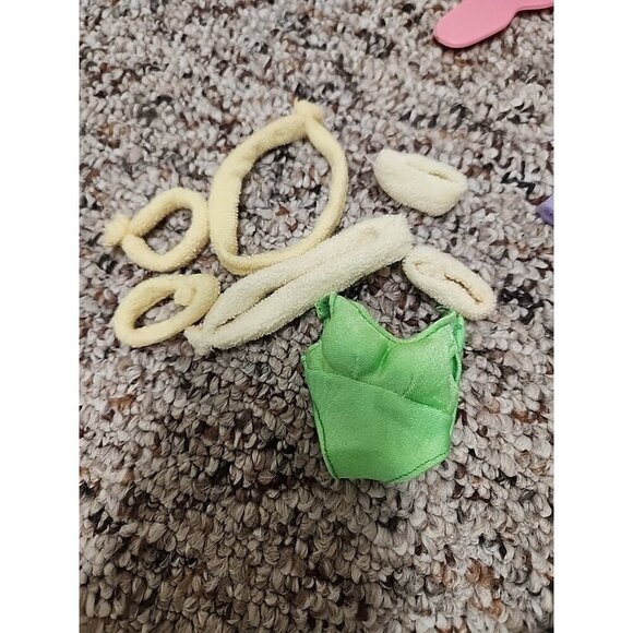 Lot Of Troll Accessories And Dresses - Picture 6 of 6